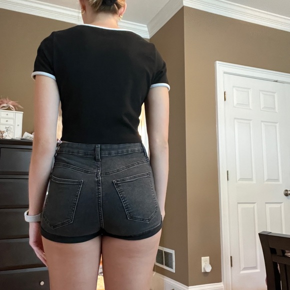 H&M Divided High-rise Black Jean Shorts - Picture 3 of 5